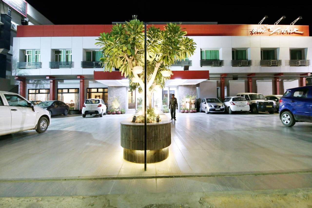 Hotel Yatrik Аллахабад Экстерьер фото